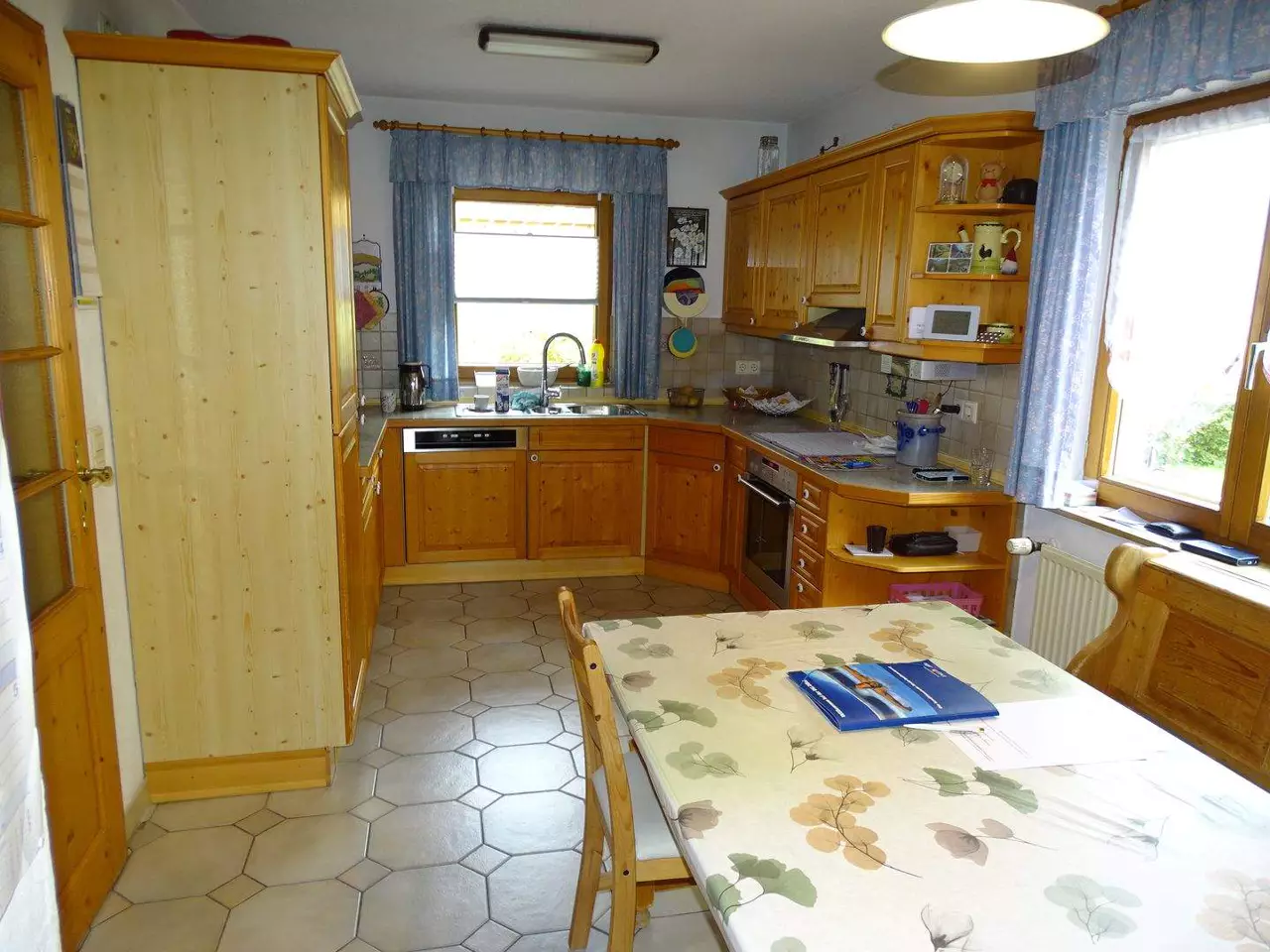 Kapitalanleger aufgepasst! Doppelhaush�lfte mit Einliegerwohnung in Bonndorf-Stadt - 2