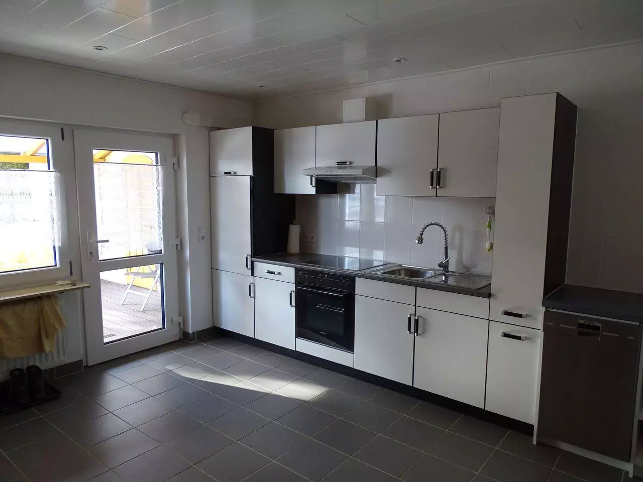 Gro�z�giges Wohnhaus mit Blick ins Gr�ne in Bonndorf-Ortsteil - 2