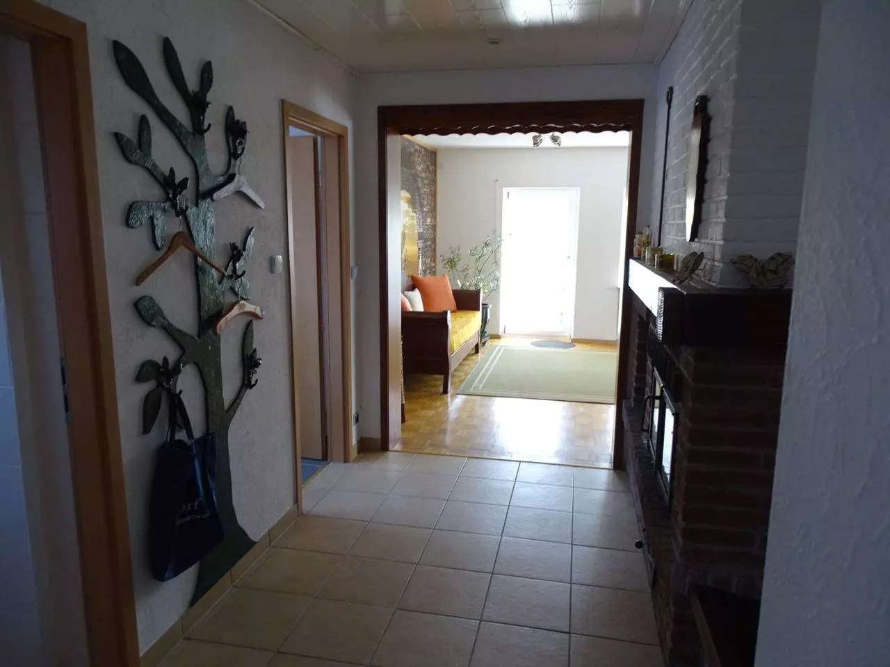 Gro�z�giges Wohnhaus mit Blick ins Gr�ne in Bonndorf-Ortsteil - 4