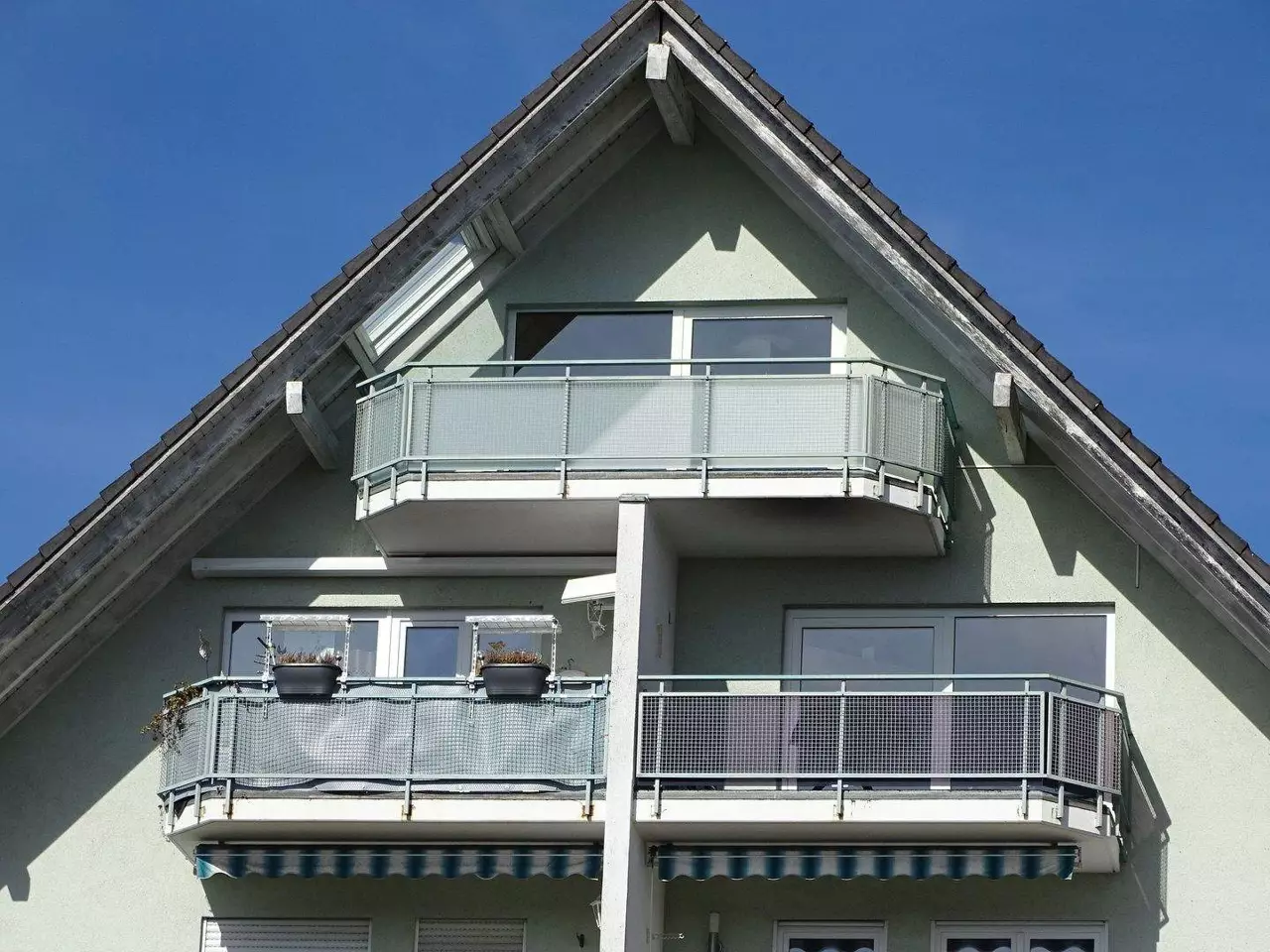 !Die Wohnung! Vier-Zimmer-Eigentumswohnung mit Galerie in Bonndorf-Stadt - 2