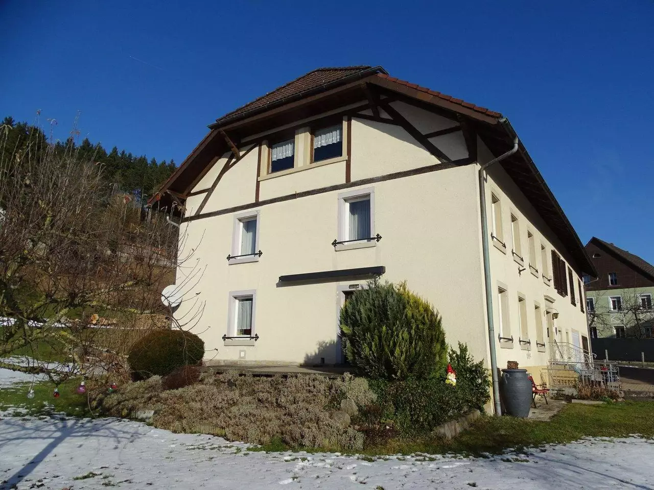 Gepflegtes Bauernhaus mit gro�em Grundst�ck in Bonndorf-Ortsteil