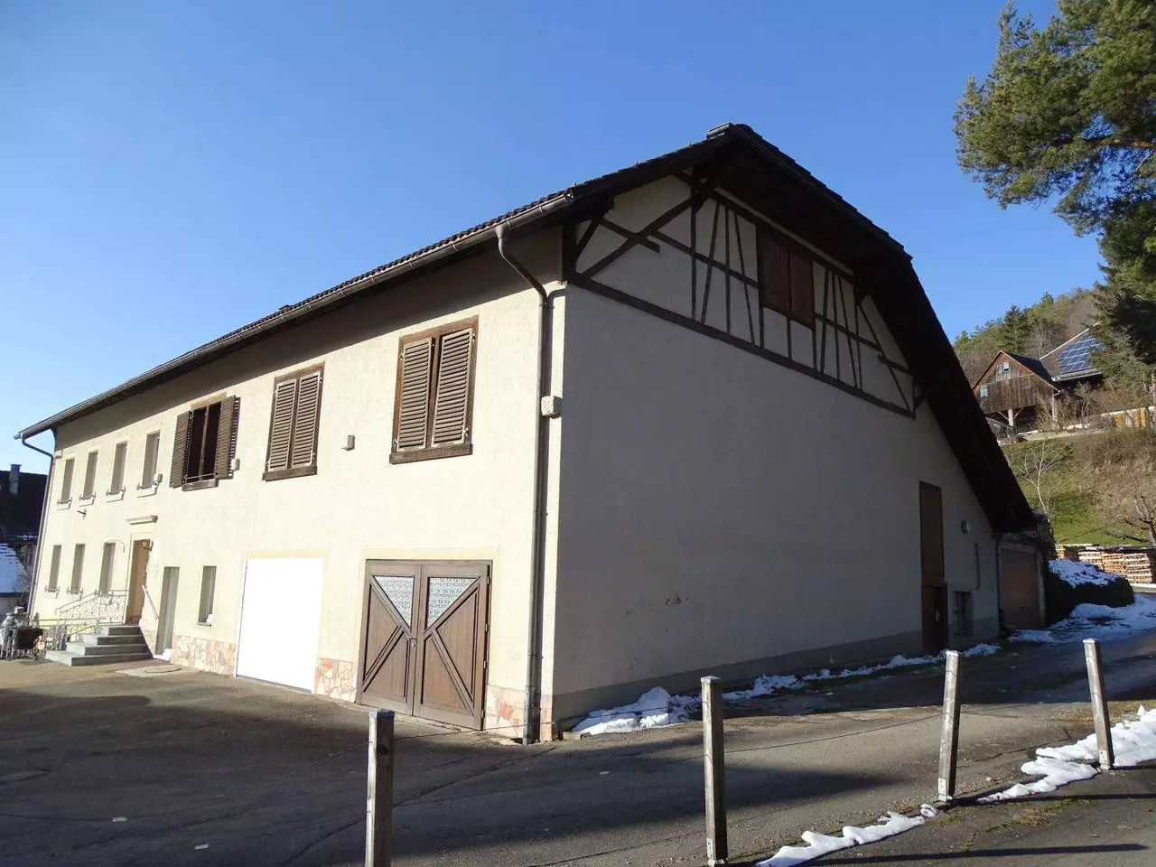 Gepflegtes Bauernhaus mit gro�em Grundst�ck in Bonndorf-Ortsteil - 2